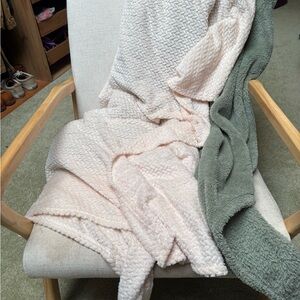 Cream & green throw Blankets